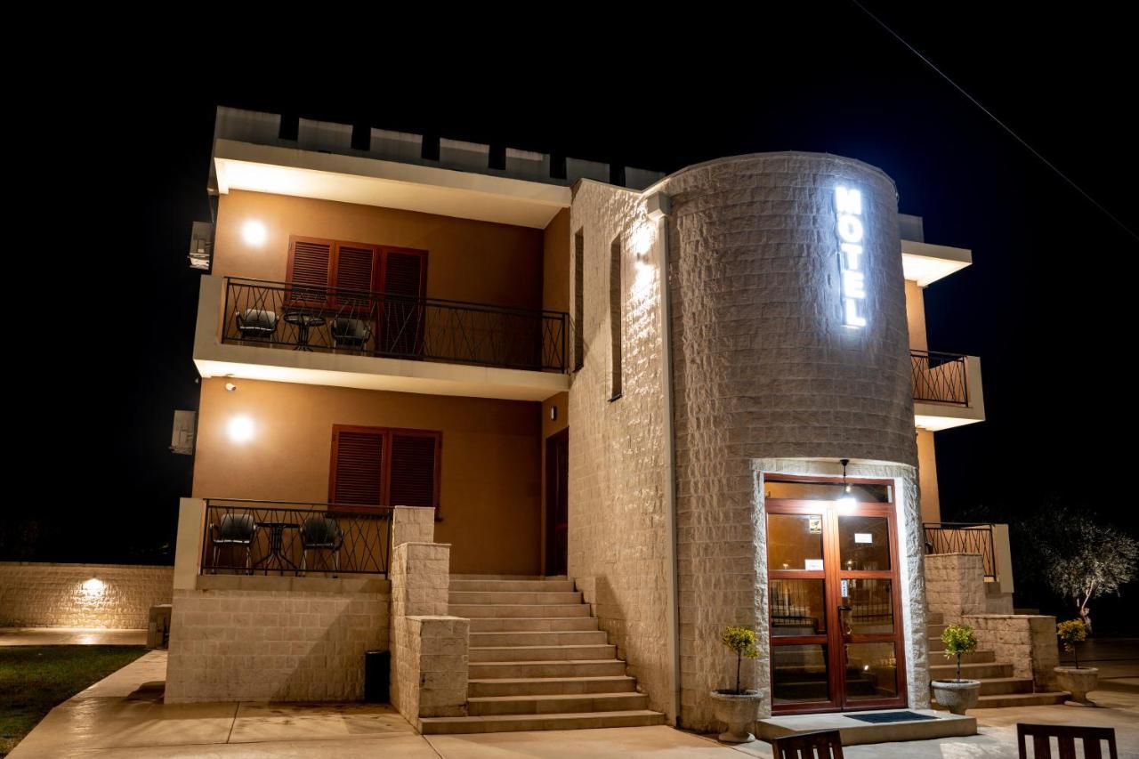 Motel Zeta Lux Mitrovici  Exterior photo